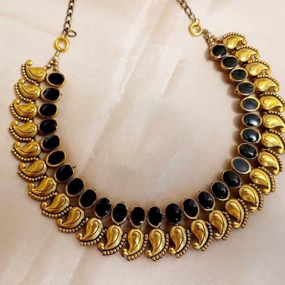 Necklace - Picture 3 of 9